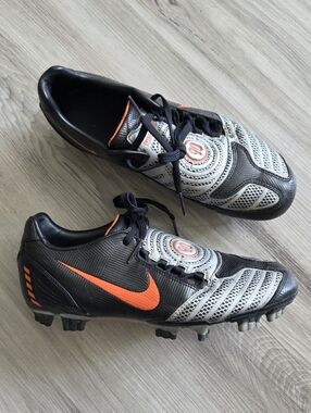 2008 NIKE TOTAL 90 SHOOT II FG SOCCER BOOTS CLEATS US 8 Black/Orange